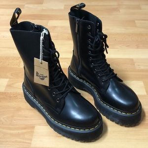 SOLD Dr. Martens Jadon Smooth Leather Platform
